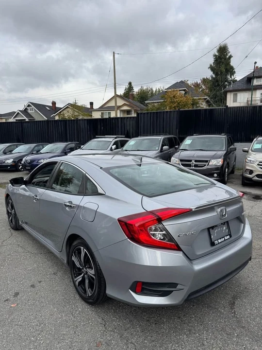2017 Honda Civic 10th Gen - Image 6 of 12