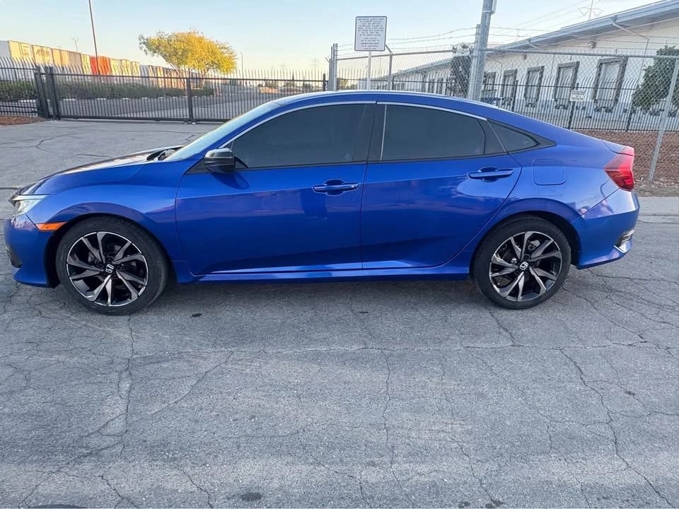 2017 Honda Civic 10th Gen - Image 5 of 10