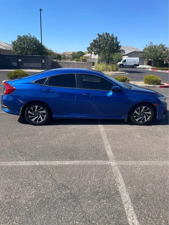 2017 Honda Civic 10th Gen - Image 2 of 5