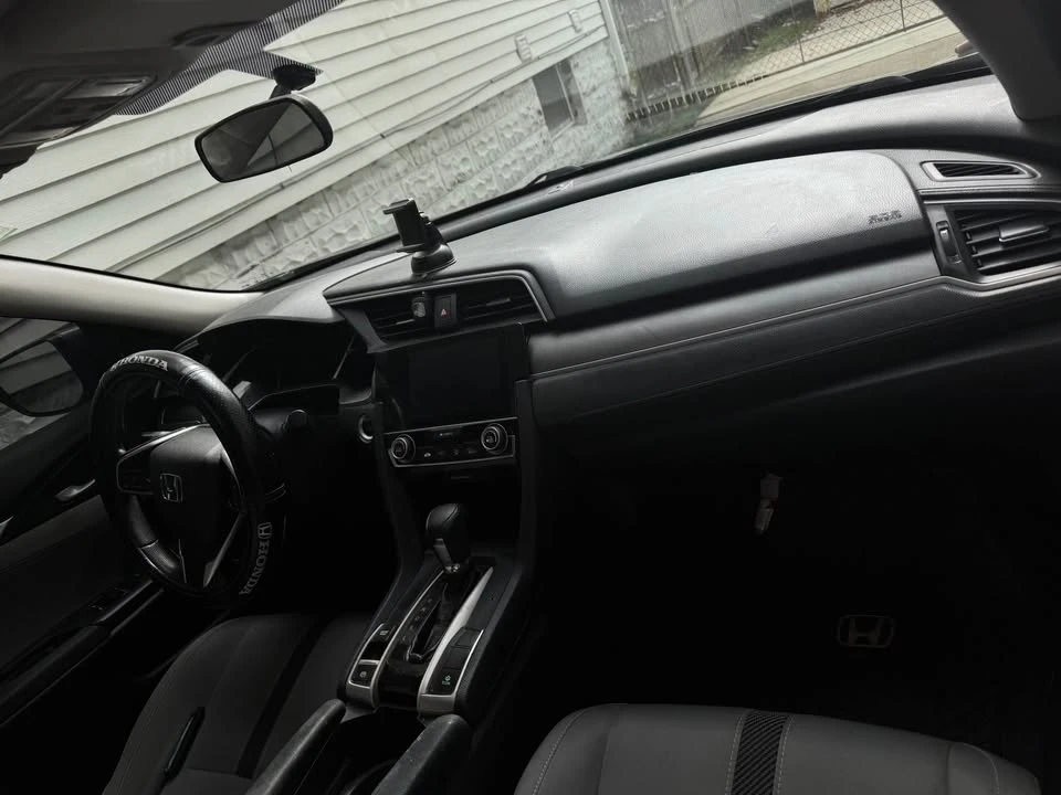 2017 Honda Civic 10th Gen - Image 7 of 10
