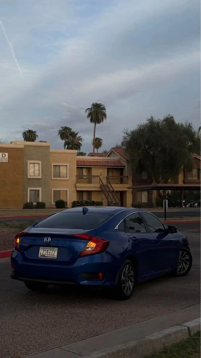 2017 Honda Civic 10th Gen - Image 2 of 6
