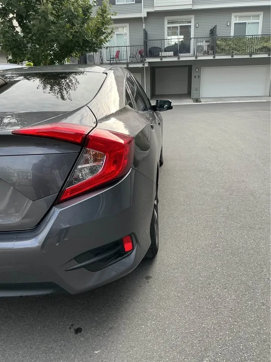 2017 Honda Civic 10th Gen - Image 4 of 10