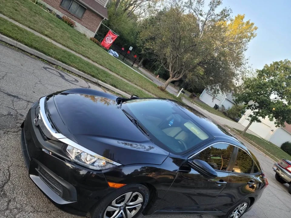 2017 Honda Civic 10th Gen - Image 2 of 19