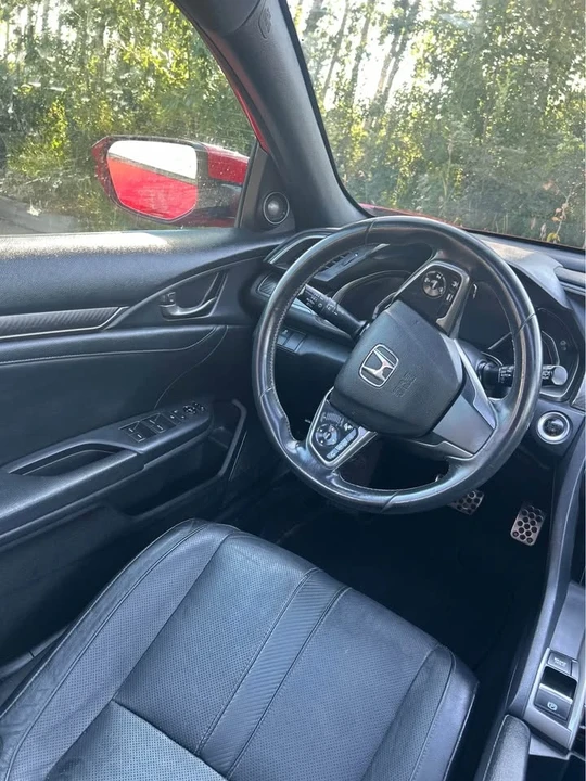 2017 Honda Civic 10th Gen - Image 6 of 10