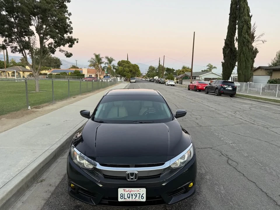 2017 Honda Civic 10th Gen - Image 8 of 11