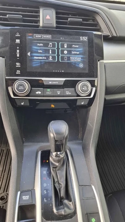 2017 Honda Civic 10th Gen - Image 10 of 11