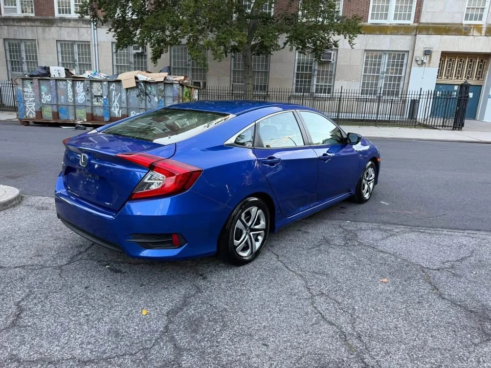 2017 Honda Civic 10th Gen - Image 3 of 11