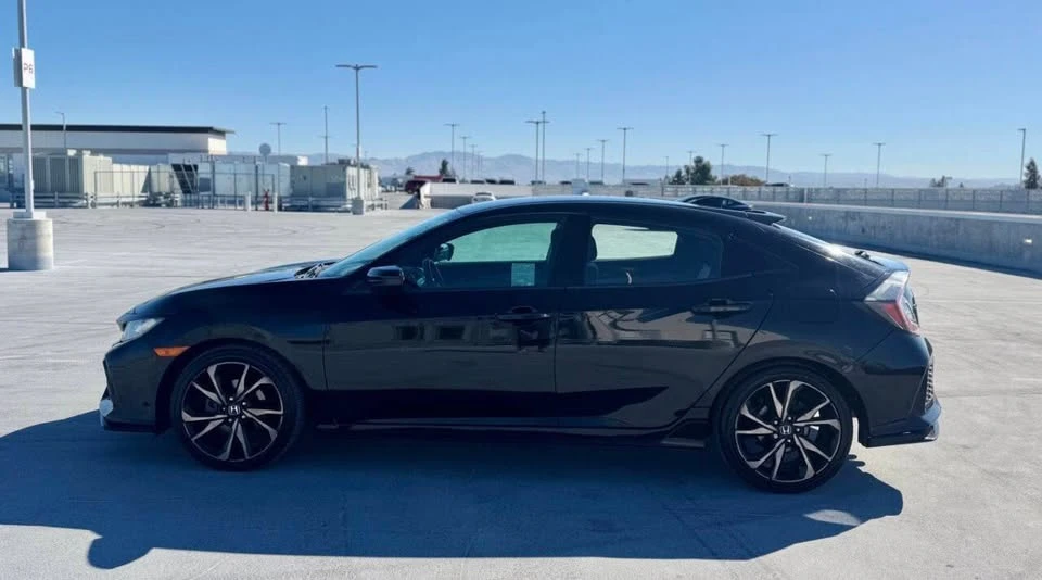 2017 Honda Civic 10th Gen - Image 8 of 19