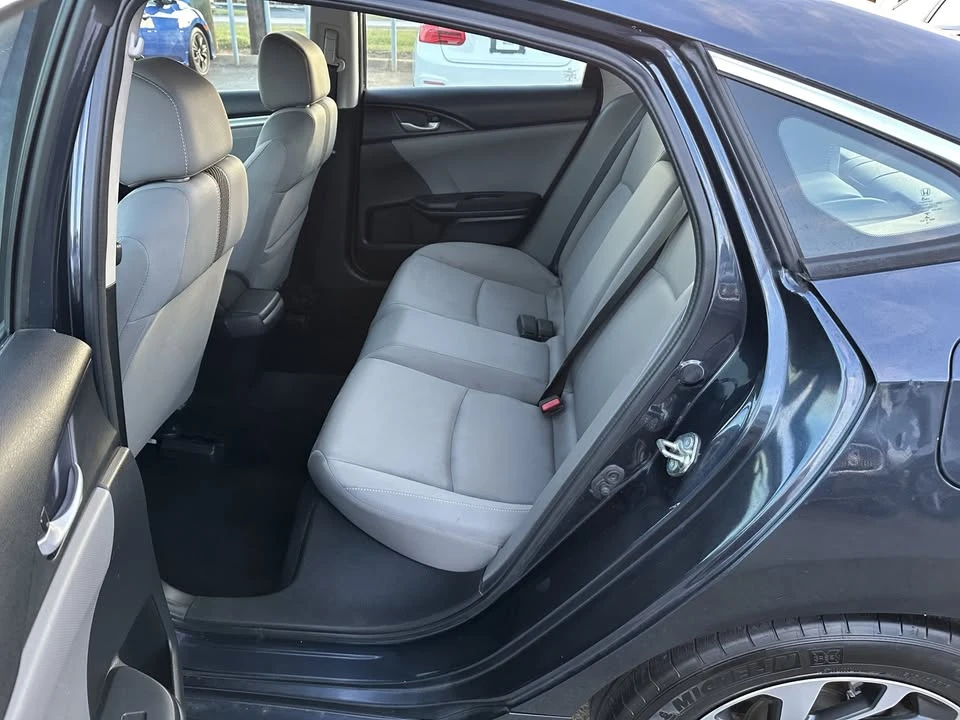 2017 Honda Civic 10th Gen - Image 9 of 18