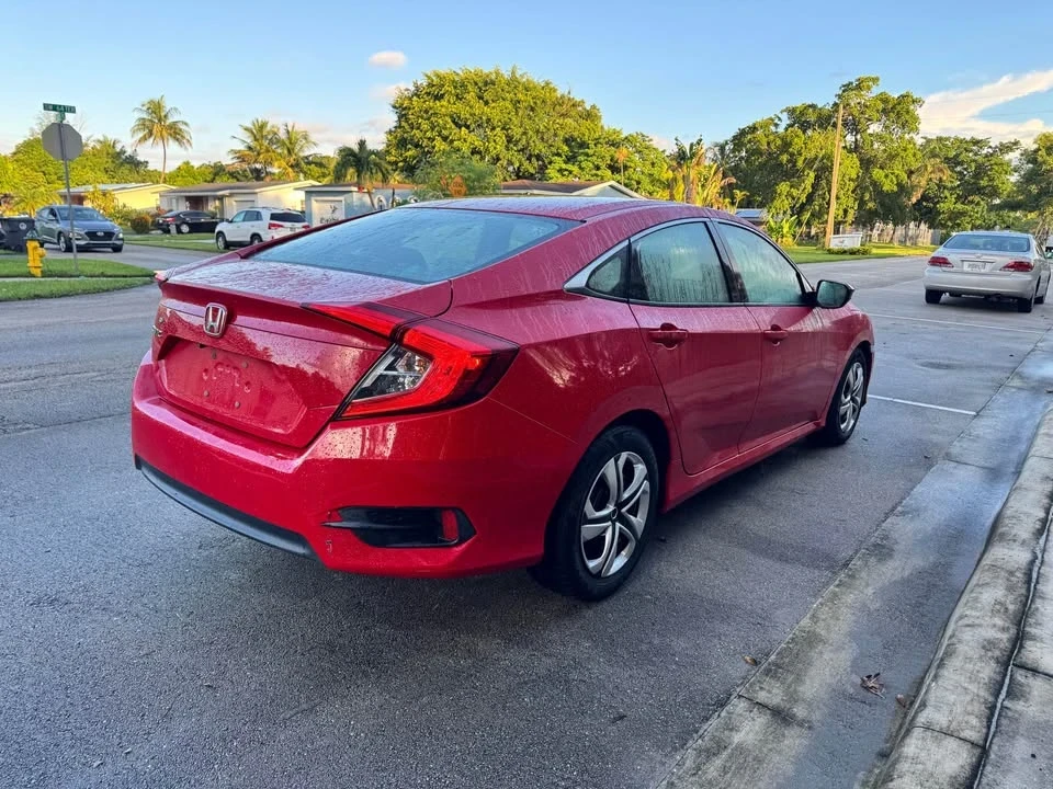 2017 Honda Civic 10th Gen - Image 4 of 8
