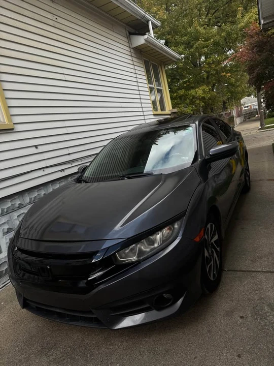 2017 Honda Civic 10th Gen - Image 3 of 10