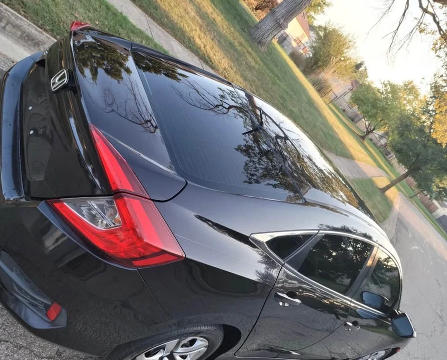 2017 Honda Civic 10th Gen - Image 8 of 19