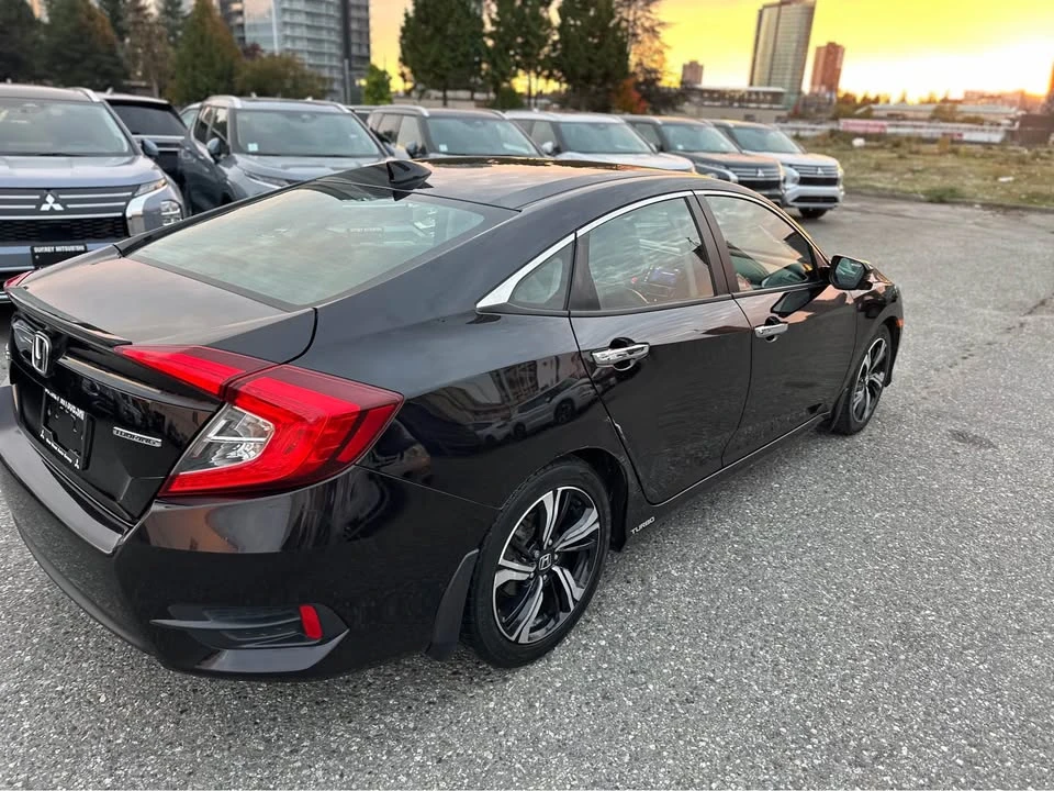 2017 Honda Civic 10th Gen - Image 4 of 13