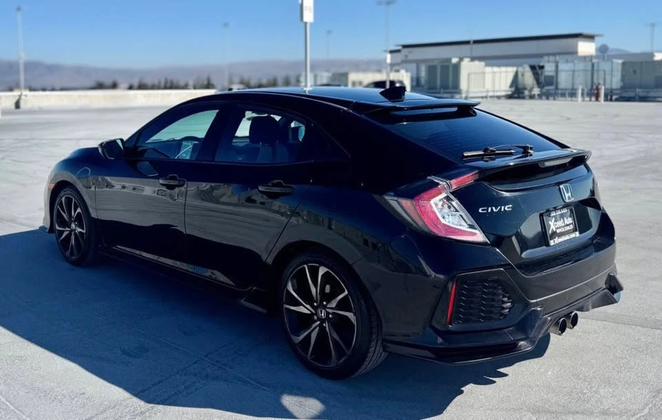 2017 Honda Civic 10th Gen - Image 6 of 19