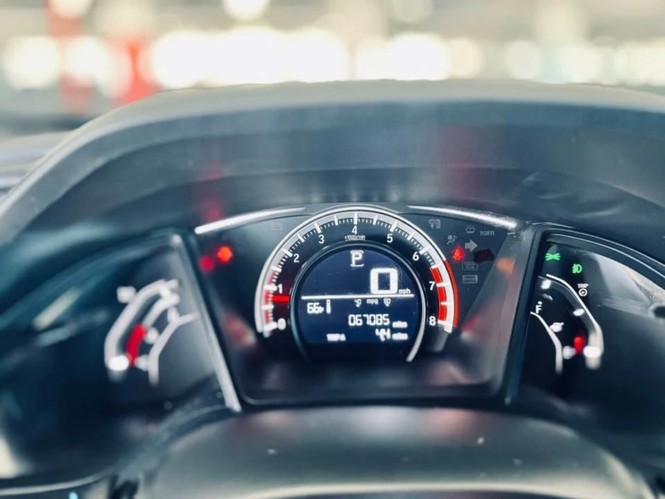 2017 Honda Civic 10th Gen - Image 12 of 19