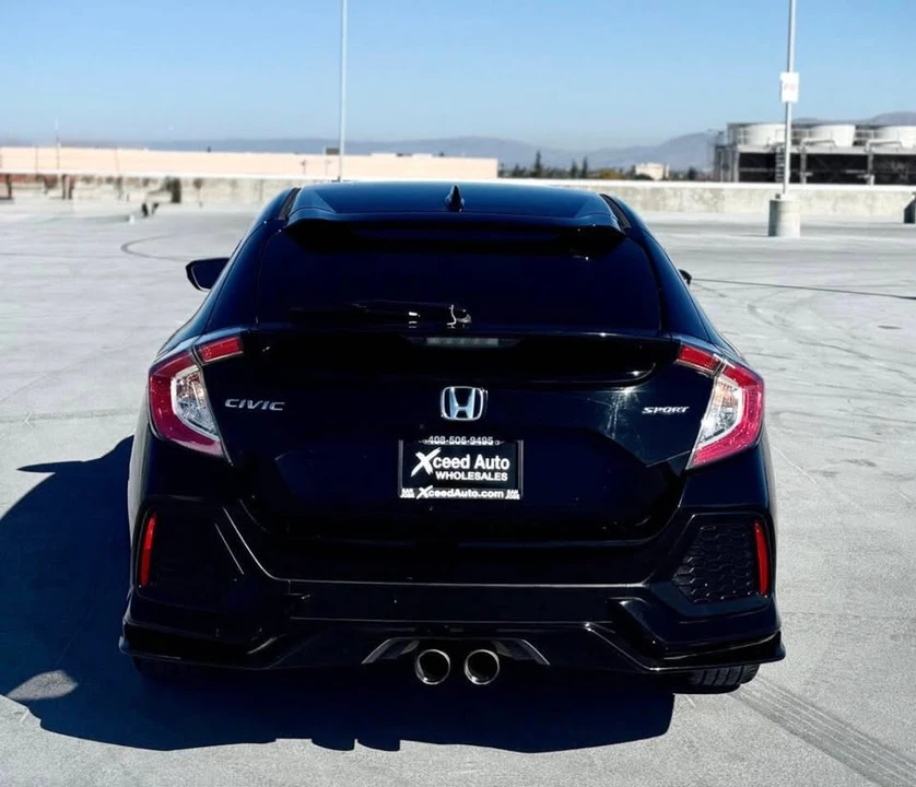 2017 Honda Civic 10th Gen - Image 9 of 19