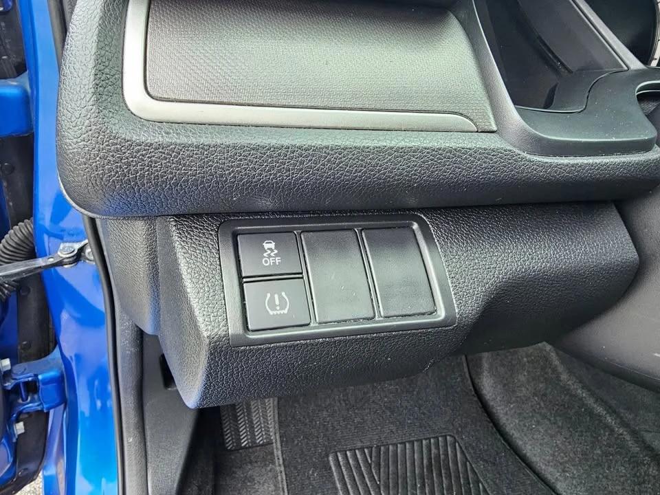 2017 Honda Civic 10th Gen - Image 13 of 19