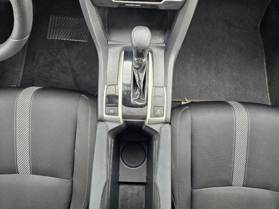 2017 Honda Civic 10th Gen - Image 16 of 19