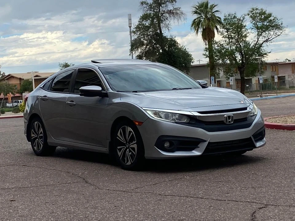 2017 Honda Civic 10th Gen - Image 2 of 8