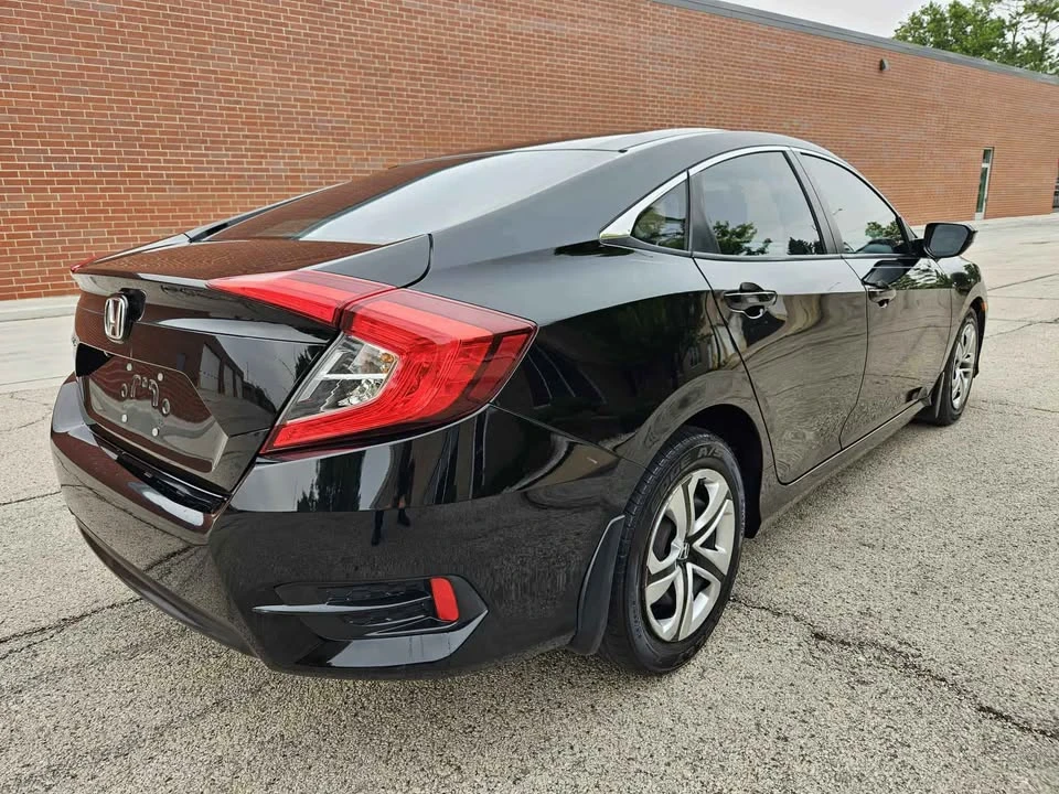 2017 Honda Civic 10th Gen - Image 10 of 15