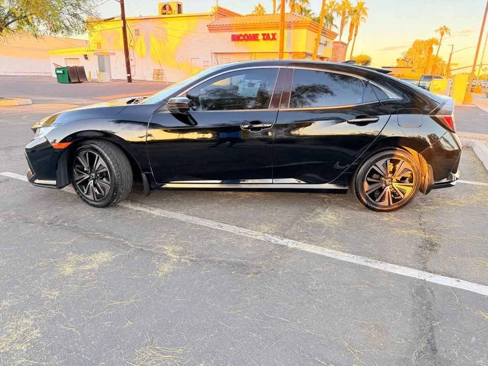 2017 Honda Civic 10th Gen - Image 8 of 19
