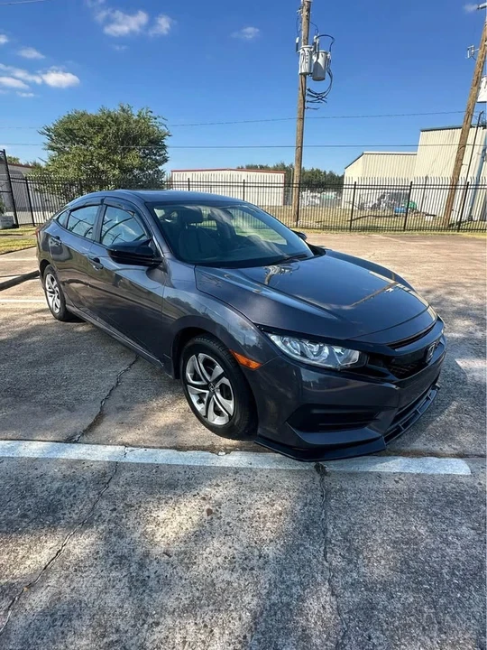 2017 Honda Civic 10th Gen - Image 2 of 11