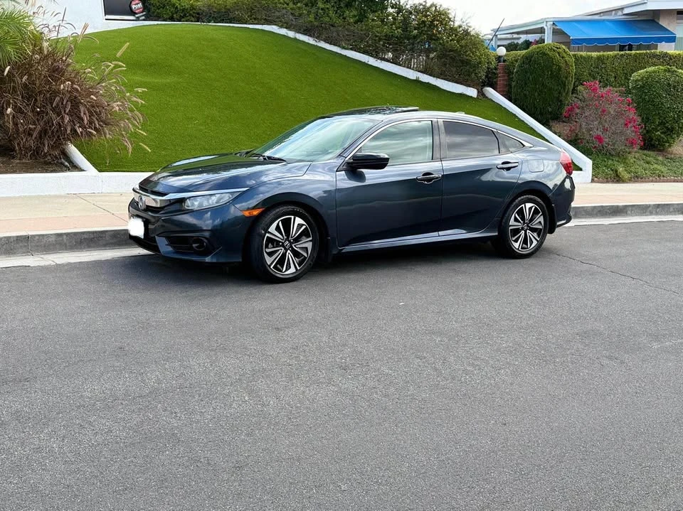 2017 Honda Civic 10th Gen - Image 2 of 15