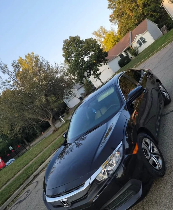 2017 Honda Civic 10th Gen - Image 19 of 19