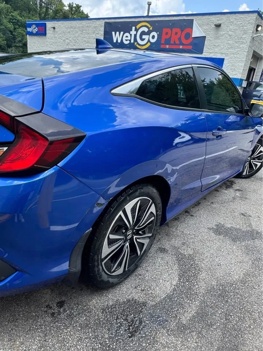 2017 Honda Civic 10th Gen - Image 5 of 13