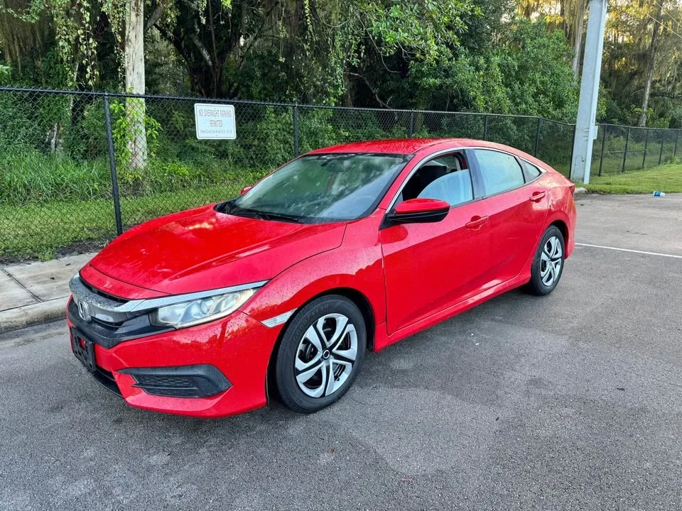 2017 Honda Civic 10th Gen - Image 7 of 8