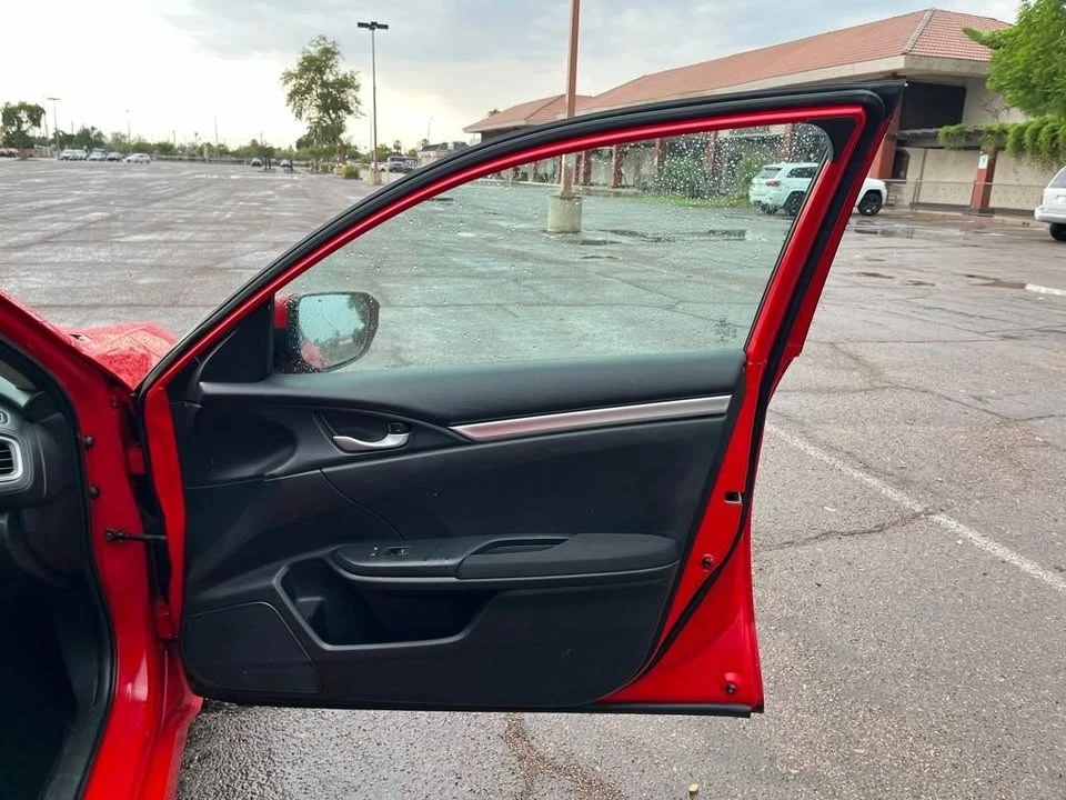 2017 Honda Civic 10th Gen - Image 18 of 19