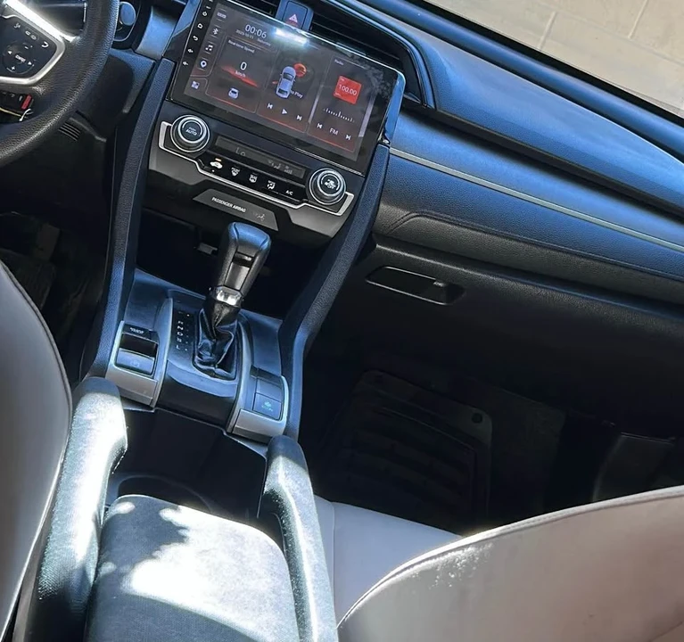 2017 Honda Civic 10th Gen - Image 13 of 19