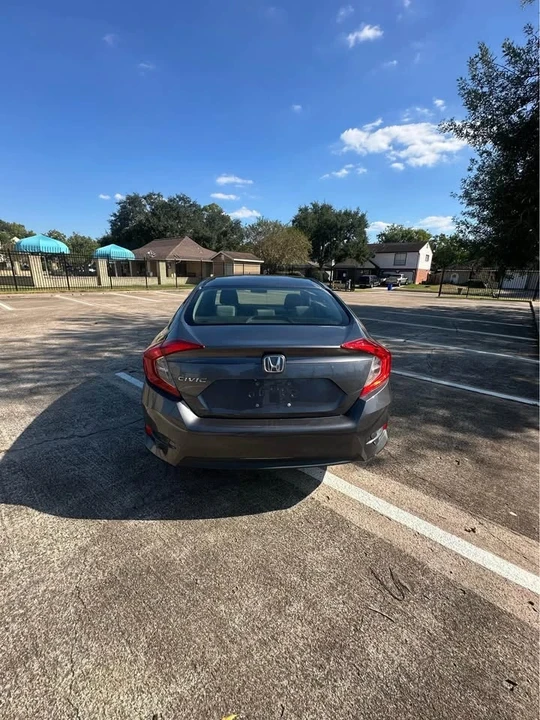 2017 Honda Civic 10th Gen - Image 7 of 11