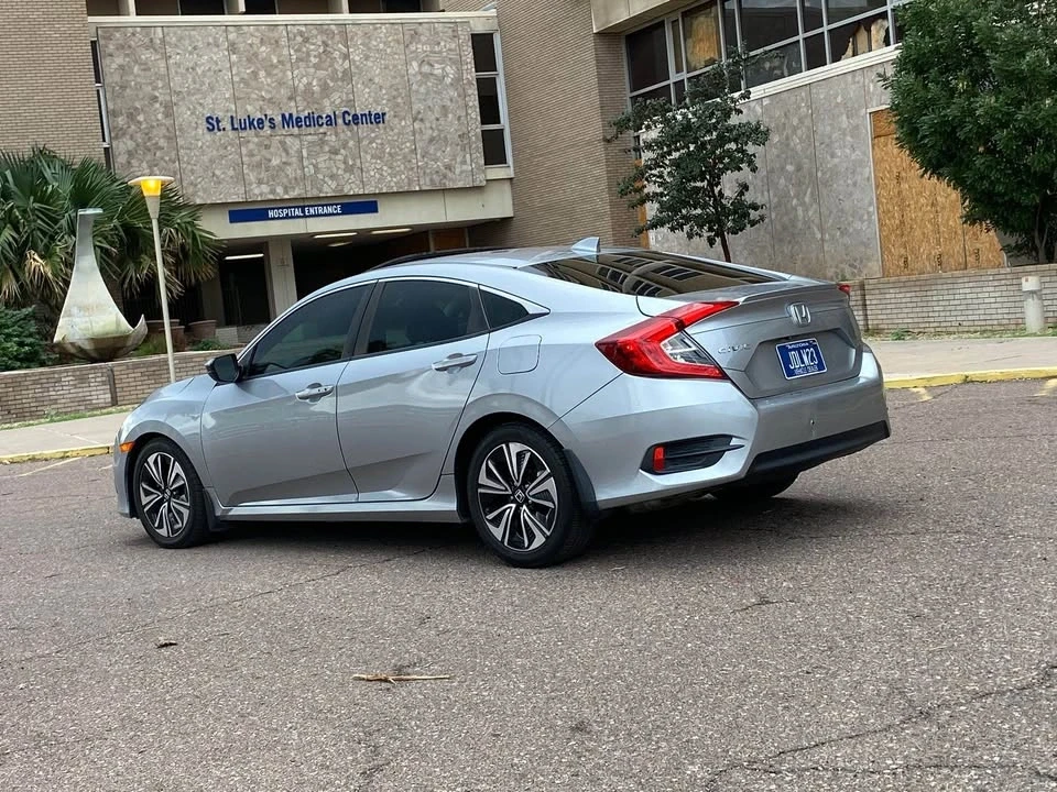 2017 Honda Civic 10th Gen - Image 5 of 8