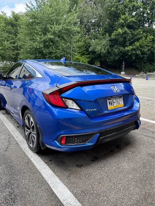 2017 Honda Civic 10th Gen - Image 4 of 13