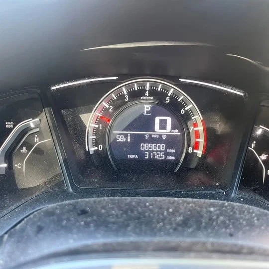 2017 Honda Civic 10th Gen - Image 4 of 9