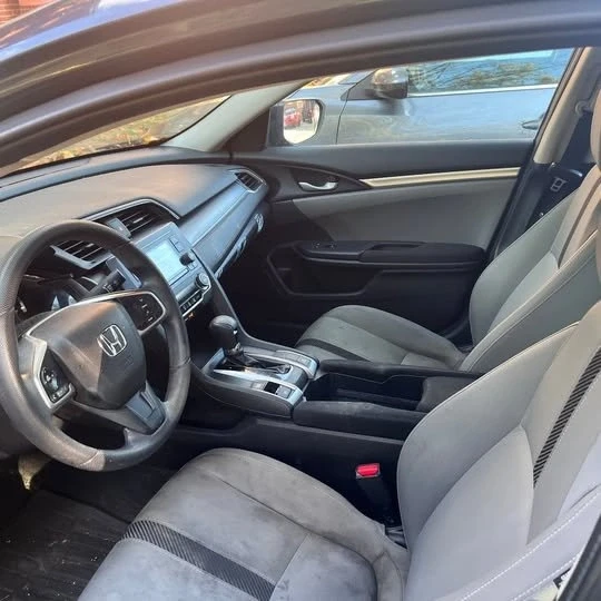 2017 Honda Civic 10th Gen - Image 5 of 9