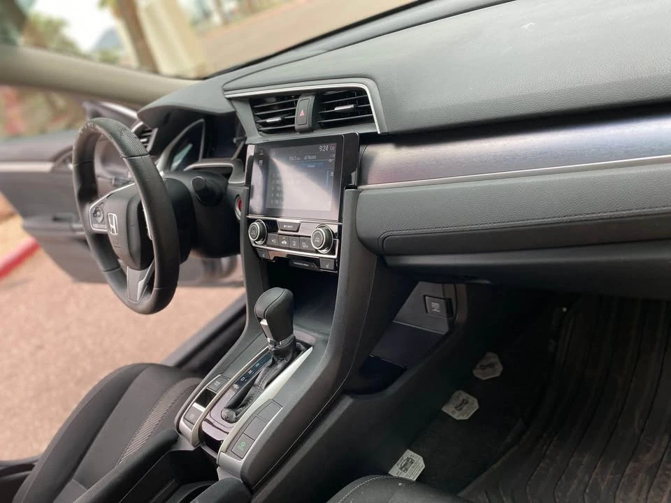 2017 Honda Civic 10th Gen - Image 6 of 8