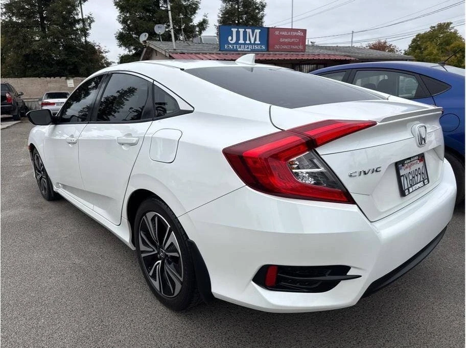 2017 Honda Civic 10th Gen - Image 8 of 16