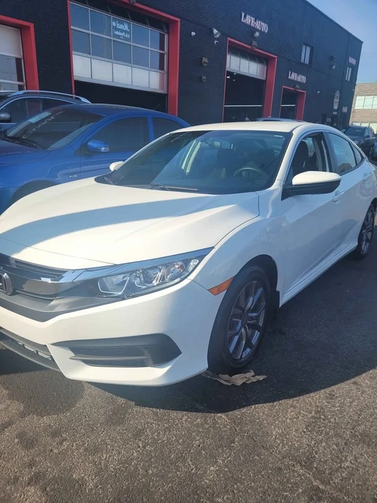 2017 Honda Civic 10th Gen - Image 3 of 10