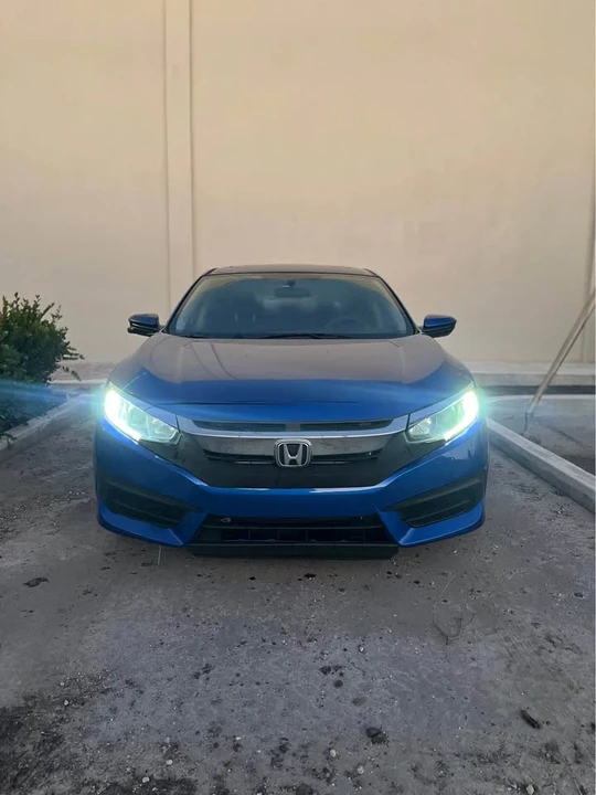 2017 Honda Civic 10th Gen - Image 7 of 10
