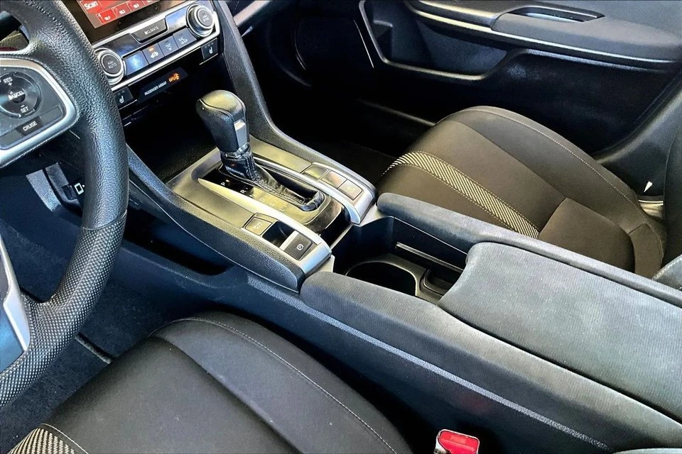 2017 Honda Civic 10th Gen - Image 15 of 19
