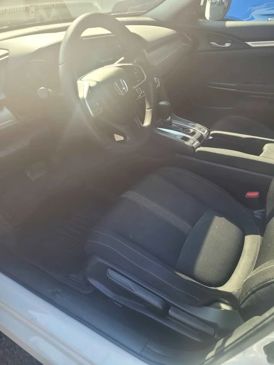 2017 Honda Civic 10th Gen - Image 7 of 10