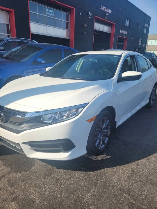 2017 Honda Civic 10th Gen - Image 2 of 10