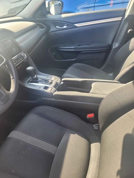 2017 Honda Civic 10th Gen - Image 6 of 10