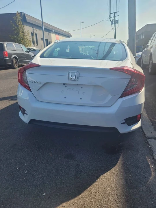 2017 Honda Civic 10th Gen - Image 3 of 10