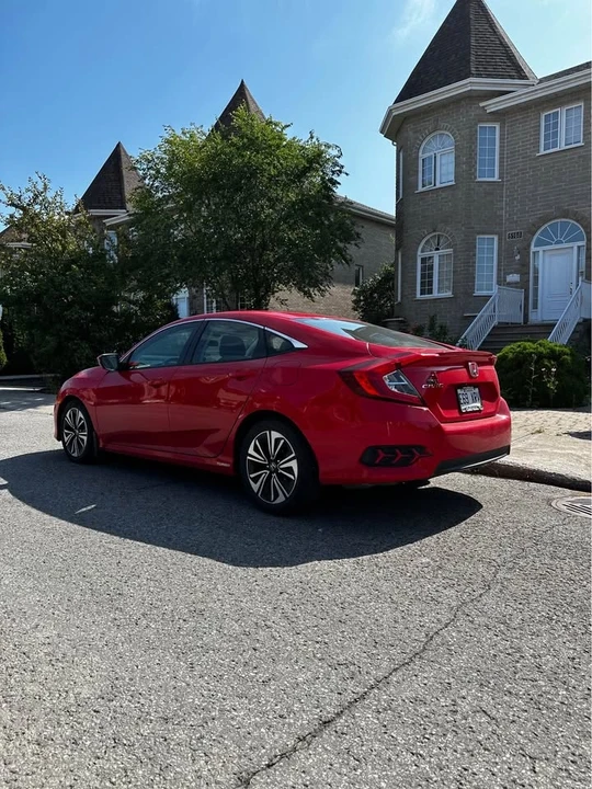 2017 Honda Civic 10th Gen - Image 2 of 4