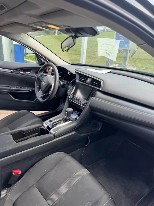 2017 Honda Civic 10th Gen - Image 4 of 5