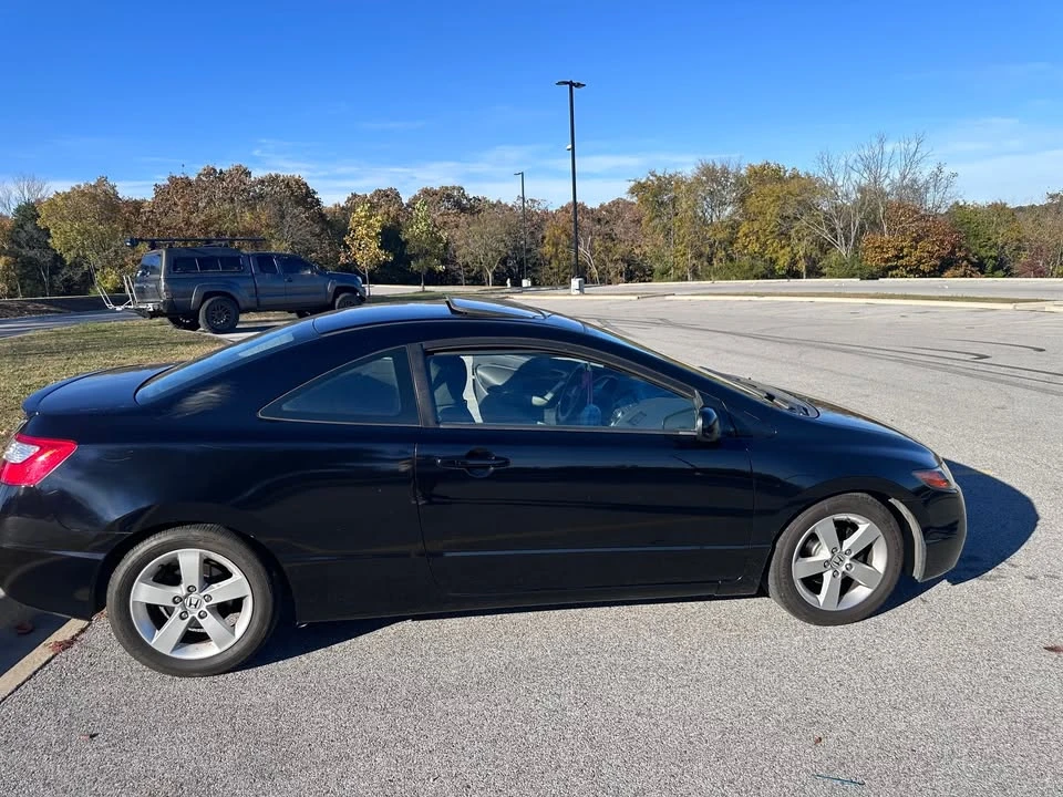 2017 Honda Civic 10th Gen - Image 3 of 8