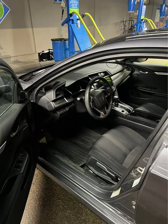 2017 Honda Civic 10th Gen - Image 10 of 15